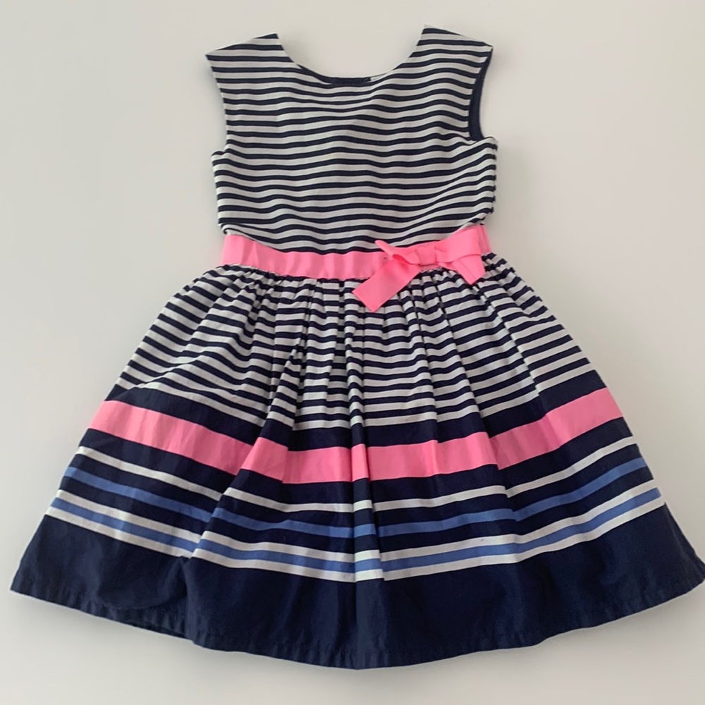 Beautiful striped 🤩 dress with a pink ribbon 🎀